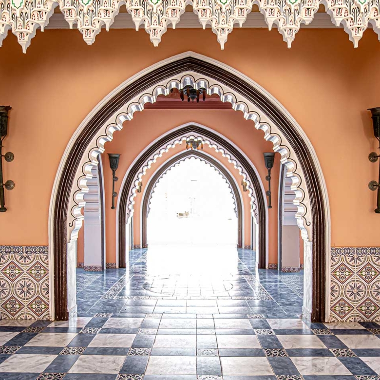 مزایای استفاده از یک مشاور املاک برای فروش خانه شما